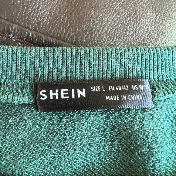 SHEIN Large Merry Christmas Green Crewneck Sweatshirt - Picture 4 of 4